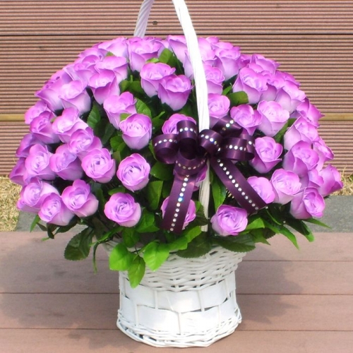 Attracive - 24 Stems In Basket